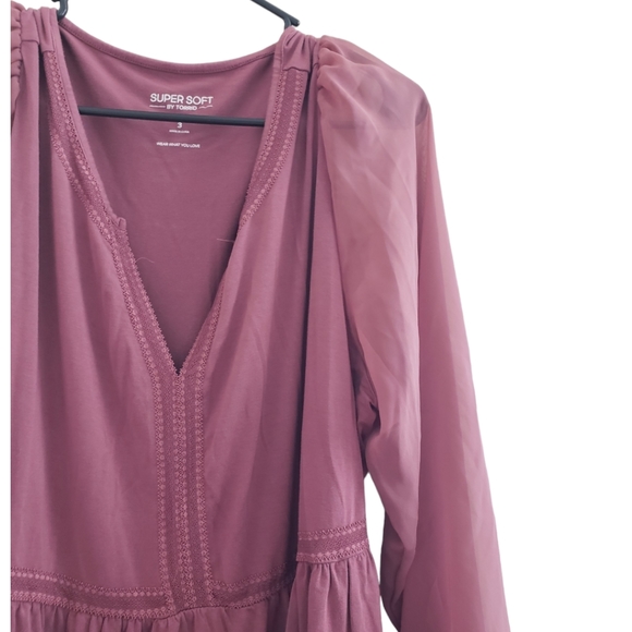 Torrid. Supersport Sheer Sleeve top - Picture 2 of 3